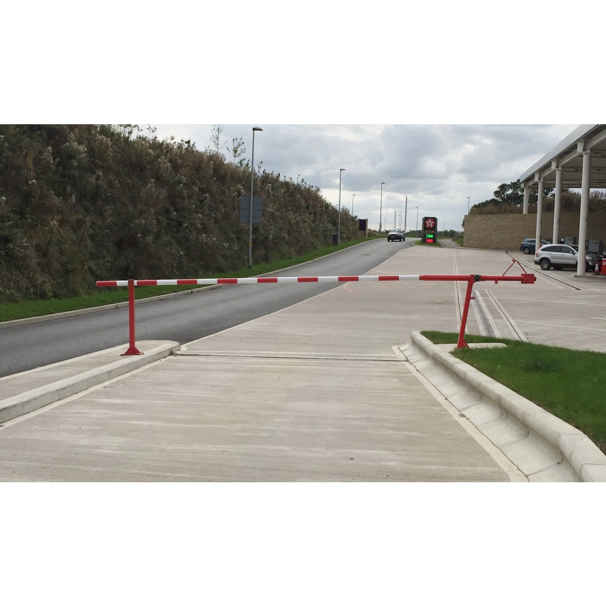 Manual Arm Barrier 3-8 Metres | Car Park Barrier | Manufacturer | We ...