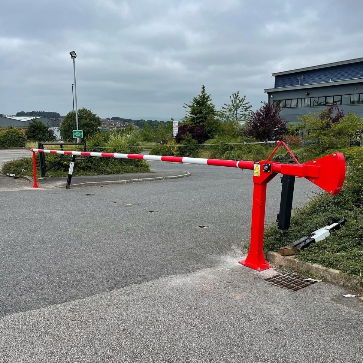 8 Metre Heavy Duty Manual Raise Arm Barrier Access Control
