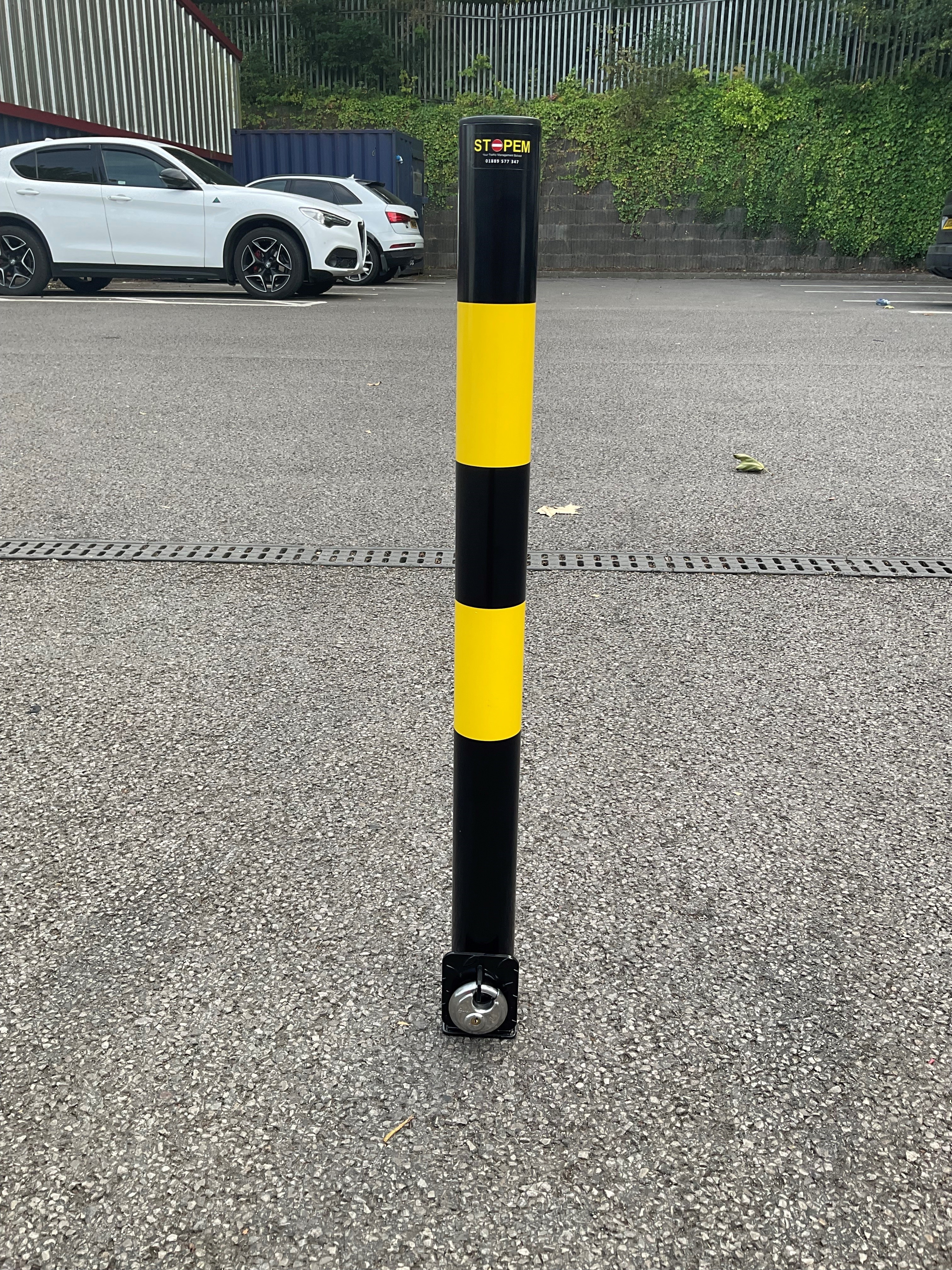 Removable Security Post – Lockable Access & Security