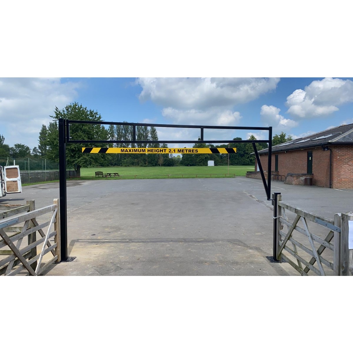 SB23H 3 Metre Height Barrier with Low Levely Locking 
